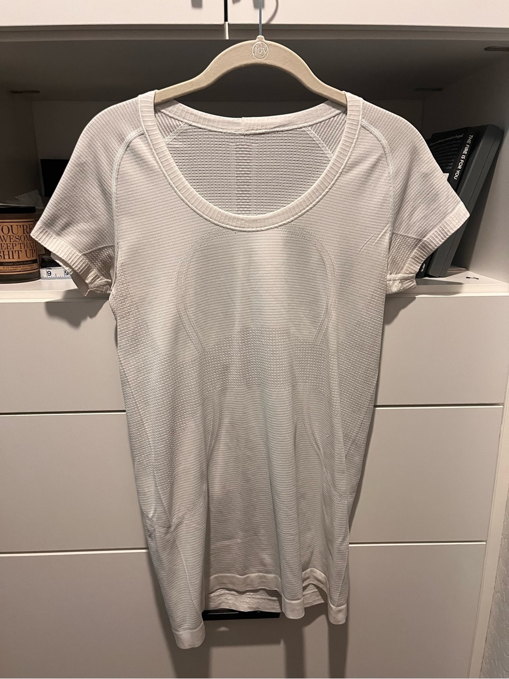 Lululemon run swiftly Women's Short Sleeve Scoop Neck Top - White